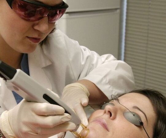 Процедура за подмладяване на кожата на лицето с лазер